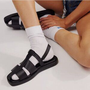 Free People Flora Black Leather Fisherman Sandals Size 7 NEW